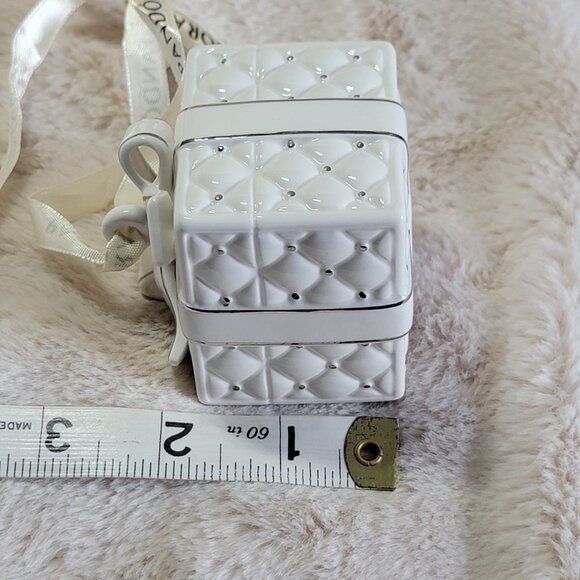 Pandora Porcelain "Holiday Gift Box" 2016 Limited Edition Christmas Ornament - Picture 10 of 16